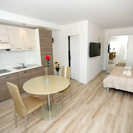 Cavka Apartman Zára